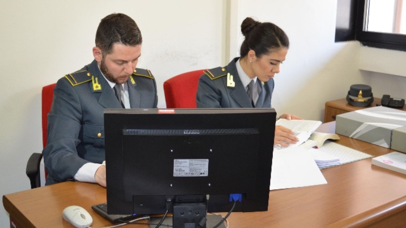 Operazione Gdf, 30 indagati nel commercio materiale cancelleria