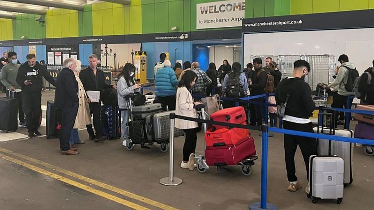 BRITAIN-AIRPORTS:Britain warns its airports over competition law after tip-off