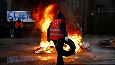 FRANCE-PENSIONS-ENERGY:Strikes disrupt French fuel deliveries, but participation waning