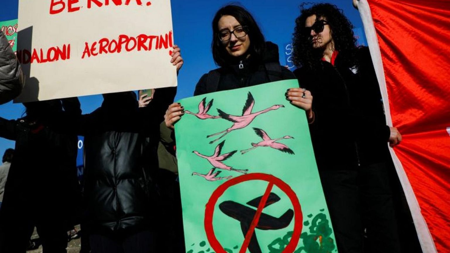ALBANIA-ENVIRONMENT-PROTESTS:Environmentalists protest airport project near Albanian bird sanctuary
