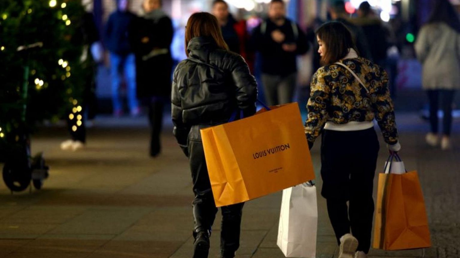 EUROPA-MERCADOS-LUJO:Los valores europeos del lujo tienen margen para subir, pero se encarecen