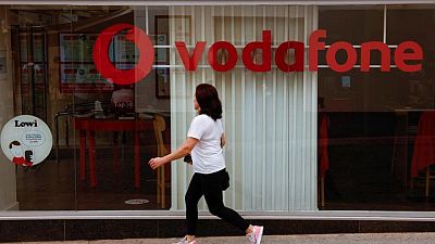 VODAFONE-GROUP-RESULTADOS:Vodafone registra una ralentización en el 3TR, afectada por Alemania, Italia y España