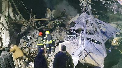 UCRANIA-CRISIS-KRAMATORSK:Cohete ruso destruye edificio de apartamentos en Kramatorsk y deja 2 muertos, según gobernador