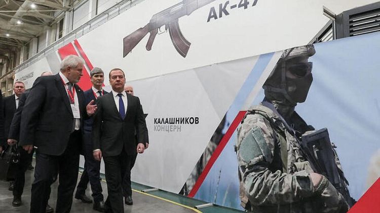 UCRANIA-CRISIS-RUSIA-ARMAS:Medvédev dice que Rusia aumentará "de forma significativa" el suministro de armas en 2023