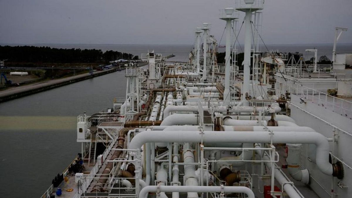 AnalysisGyrating European gas price forecasts leave companies in the dark Euronews