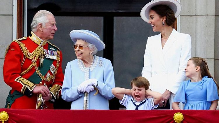 BRITAIN-ROYALS-COURT-QUEEN:Man pleads guilty to treason offence and threatening to kill Queen Elizabeth