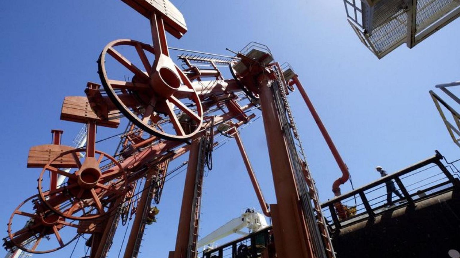 VENEZUELA-IRAN-REFINERIAS:Irán iniciará renovación de complejo de refinación más grande de Venezuela en próximas semanas: fuentes