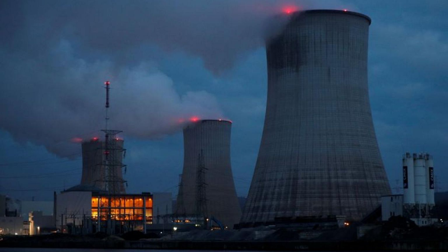 BELGIUM-ENERGY-NUCLEARPOWER:Belgium considers keeping oldest nuclear power stations running