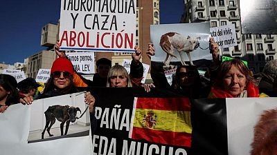 SPAIN-PROTESTS-DOGS-NI2:لاستثنائه كلاب الصيد... الآلاف يحتجون على قانون حقوق الحيوان في إسبانيا