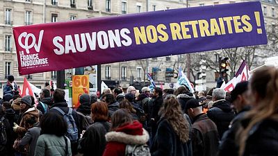 FRANCIA-PENSIONES:Primera ministra francesa ofrece suavizar reforma de pensiones a cambio de apoyo de conservadores