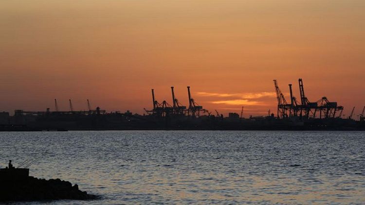 EGYPT-PORTS-SS5:إعادة حركة الملاحة في ميناءي الإسكندرية والدخيلة في مصر بعد تحسن الجو