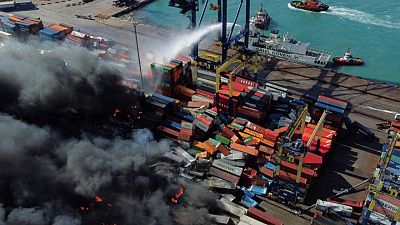 TURKEY-ISKANDRON-EA4:النيران تشتعل في حاويات بميناء إسكندرون التركي وتعليق العمليات