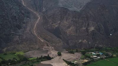 PERU-DESLIZAMIENTO:Aumentan a 15 los muertos por alud en el sur de Perú