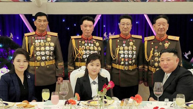 COREANORTE-EJERCITO-DESFILE:Corea del Norte organiza desfile militar nocturno para conmemorar aniversario del Ejército: Yonhap