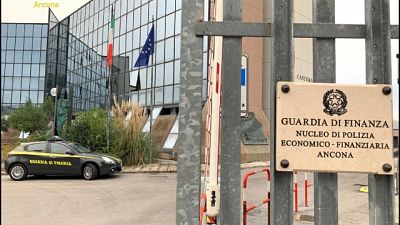 Finanza Ancona-Procura Fermo, 'caporale' gestiva 50 lavoratori