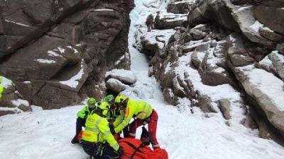 Incidente sulla cascata di ghiaccio Regina del Lago