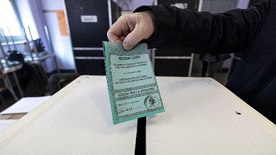 Alle urne un elettore su tre,dato anche più basso delle comunali