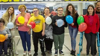 Ass. Vivere a colori: "Il ballo è gioia, anche in carrozzina" Ass. Vivere a colori: "Il ballo è gioia, anche in carrozzina"