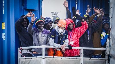 Sono stati portati all'hotspot di contrada Imbriacola Sono stati portati all'hotspot di contrada Imbriacola