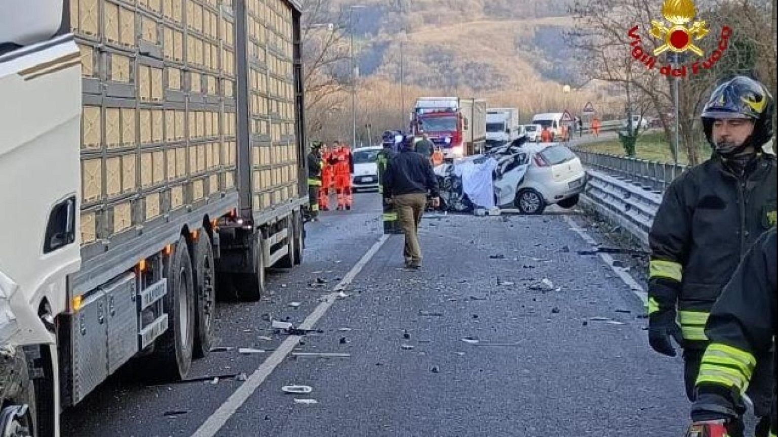 Scontro tra auto e camion, muore un ragazzo di 21 anni | Euronews