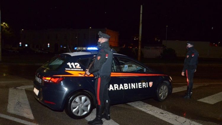 Banditi in azione con 14 veicoli nella notte nel Milanese