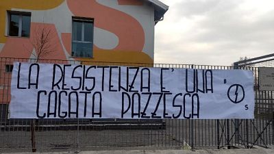 A Brescia striscione affisso nella notte dal gruppo di destra A Brescia striscione affisso nella notte dal gruppo di destra