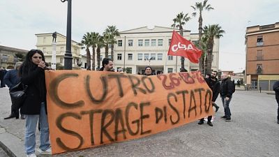 'Gestiscono potere e commettono crimini' 'Gestiscono potere e commettono crimini'