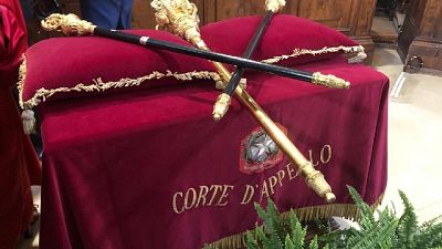 Le intimidazioni in alcuni volantini affissi sui muri del centro Le intimidazioni in alcuni volantini affissi sui muri del centro