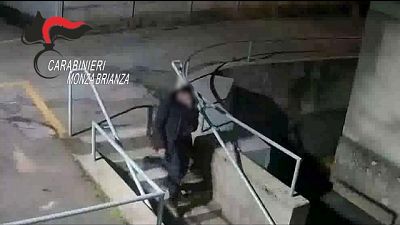 In carcere per altri roghi, distrutte auto della Polizia locale In carcere per altri roghi, distrutte auto della Polizia locale