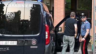 L'uomo è indagato per omicidio volontario aggravato