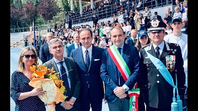 Alla festa dei carabinieri i genitori del 23enne ferito a Torino Alla festa dei carabinieri i genitori del 23enne ferito a Torino