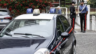 Malviventi sono entrati forzando una finestra