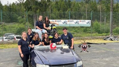 Le 'Fire Lady' hanno sconfitto sei team tutti composti da uomini Le 'Fire Lady' hanno sconfitto sei team tutti composti da uomini