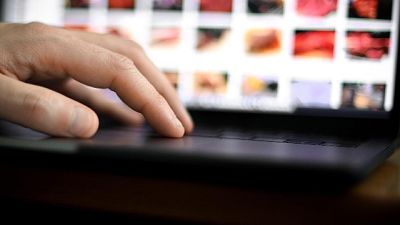 L'uomo aveva installato telecamere, è ai domiciliari L'uomo aveva installato telecamere, è ai domiciliari