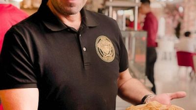 'Sono alla polizia, non è stato un film'. In taxi al ristorante