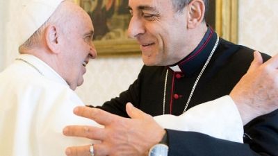 In una lettera Bergoglio gli chiede svolta rispetto al passato