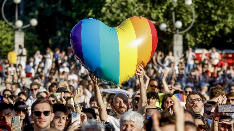 Pd: 'Mozione vergognosa'. Contrari gli studenti universitari