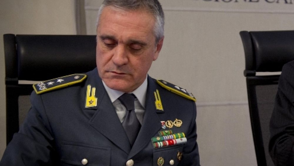 Rivelazione segreto d'ufficio, assolto il generale Mango | Euronews