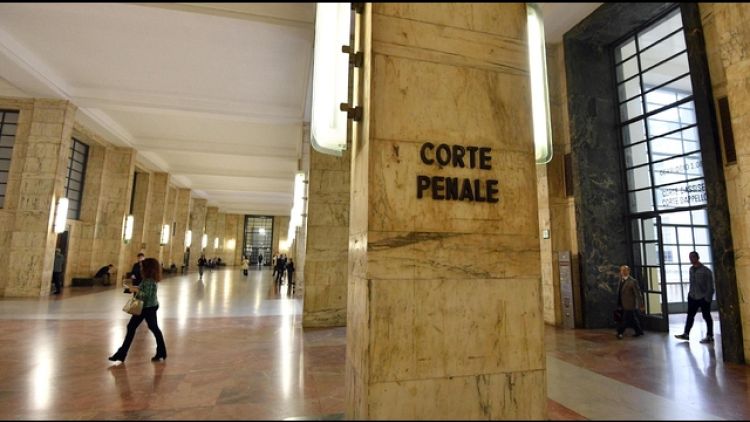 Un 40enne condannato a Milano. Pm: 'In casa un clima di terrore'