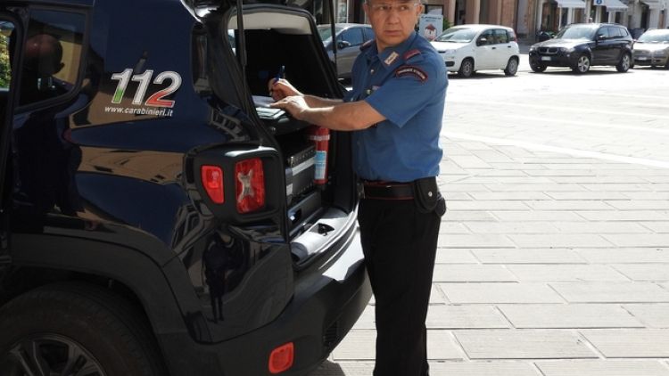 Carabinieri identificano una donna dopo una rapida indagine