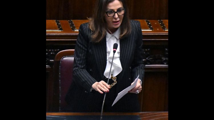 Ministra in Senato per la mozione di sfiducia delle opposizioni