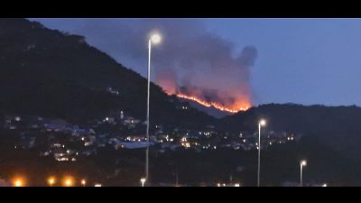In val Roya, in azione mezzi aerei. Rogo con fronte di 3 km