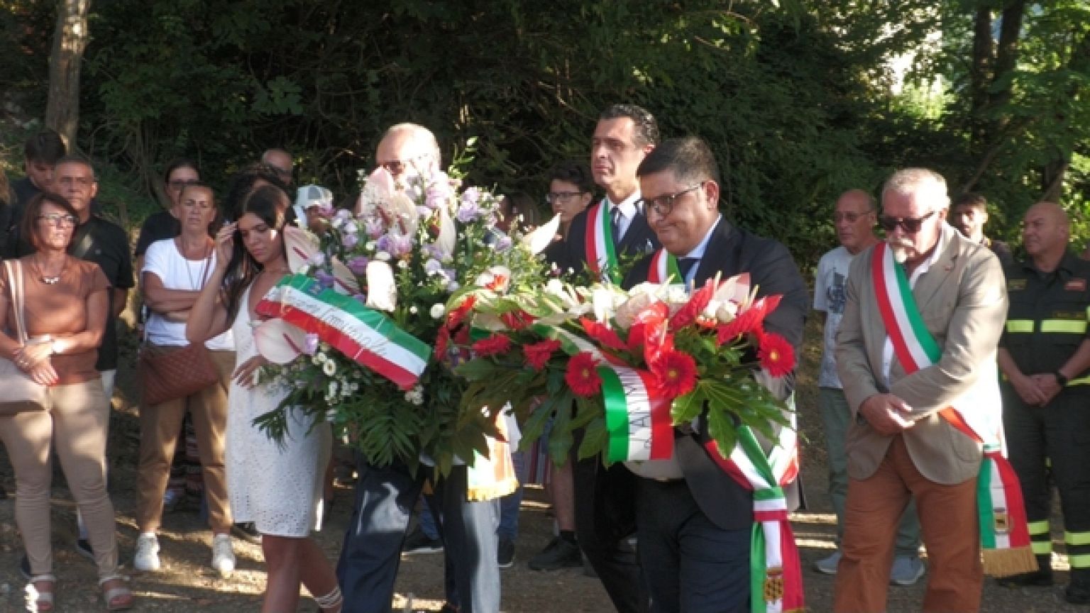 Cerimonia al viadotto, il dolore di Pozzuoli e Monteforte Irpino