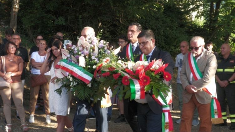 Cerimonia al viadotto, il dolore di Pozzuoli e Monteforte Irpino