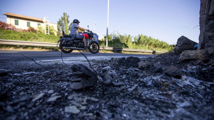 Incidente verso mezzanotte, deceduto in ospedale