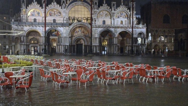 In questo mese solo altre due volte, allagata Piazza San Marco