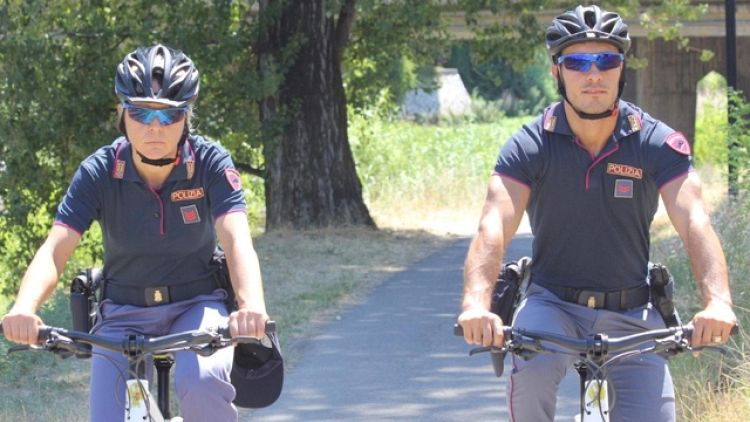 Sorpreso dalla polizia a Sondrio