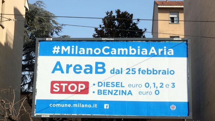 Stop all'ingresso per tir senza sistemi rilevazione dei pedoni