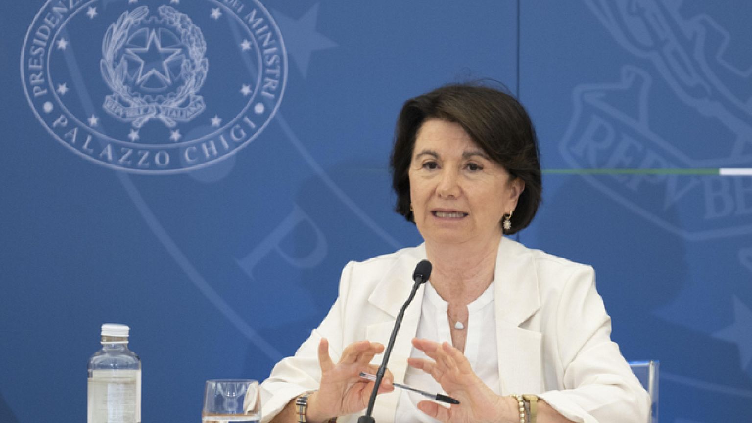 Ministra: 'Necessaria una riflessione sulla questione educatica'