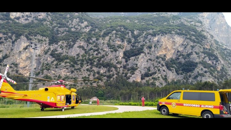 Incidente lungo il sentiero Viel del Pan. Vittima aveva 70 anni